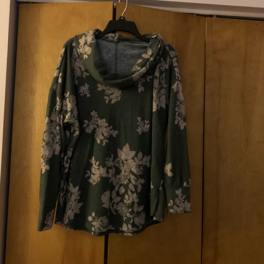 Super soft and comfortable sweatshirt like material.